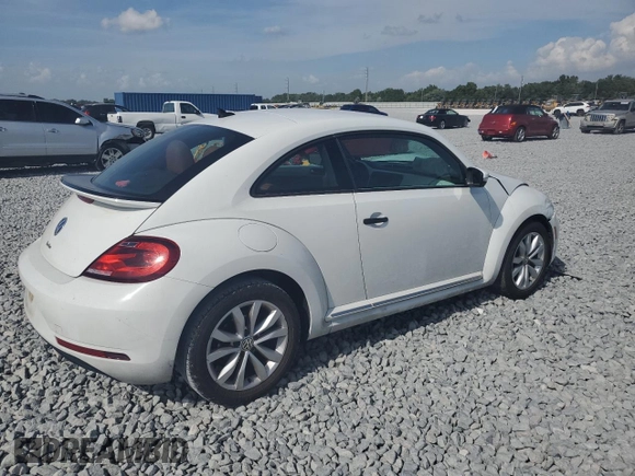 2017 Volkswagen Beetle Fleet z VIN 3VWF17AT4HM625936, wystawiony jako Copart lot #52192265 z przebiegiem 109 113 mil mil oraz Czysty tytuł • Clean title. Historia ofert i sprzedaży dostępna na DreamBid. Obrazek 3.