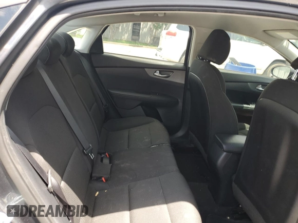 2021 Kia Forte LXS z VIN 3KPF24AD1ME380668, wystawiony jako Copart lot #57884555 z przebiegiem 63 763 mil mil oraz Szkoda całkowita • Salvage title. Historia ofert i sprzedaży dostępna na DreamBid. Obrazek 10.