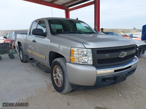 2009 Chevrolet Silverado 1500 LT with VIN 1GCEK29089Z273937, listed as a IAAI auction lot 41880478 with 144,682 mi miles. Bid and sale history available at carsss.com. Image 1.