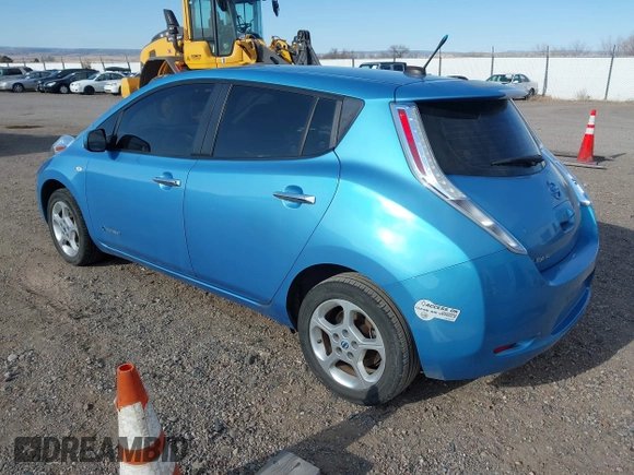 2011 Nissan LEAF SL-e with VIN JN1AZ0CP8BT005373, listed as a IAAI auction lot 41892292 with 98,245 mi miles. Bid and sale history available at carsss.com. Image 3.