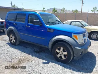 2007 Dodge Nitro SXT z VIN 1D8GU28K27W569560, wystawiony jako IAAI lot #42484875 z przebiegiem 248 002 mil mil oraz . Historia ofert i sprzedaży dostępna na DreamBid. Obrazek 1.