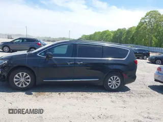 2017 Chrysler Pacifica Touring L with VIN 2C4RC1BG7HR539716, listed as a IAAI auction lot 42037822 with 160,623 mi miles and . Bid and sale history available at DreamBid. Image 15.