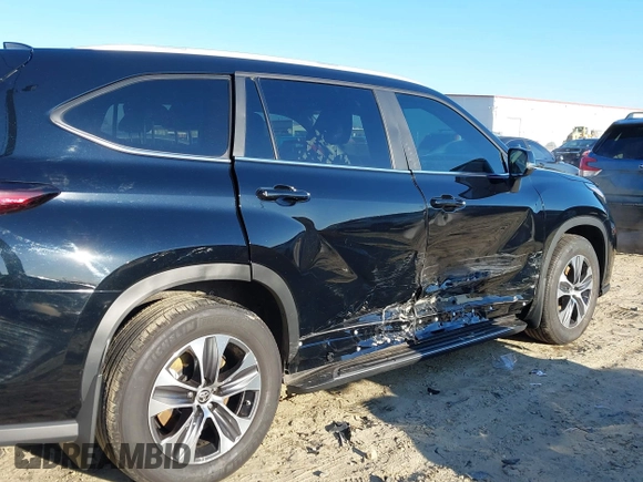2024 Toyota Highlander LE with VIN 5TDKDRAH6RS051518, listed as a IAAI auction lot 41393093 with 23,305 mi miles and . Bid and sale history available at DreamBid. Image 6.