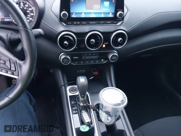 2022 Nissan Sentra SV z VIN 3N1AB8CV7NY268158, wystawiony jako IAAI lot #42355360 z przebiegiem 23 940 mil mil oraz . Historia ofert i sprzedaży dostępna na DreamBid. Obrazek 11.