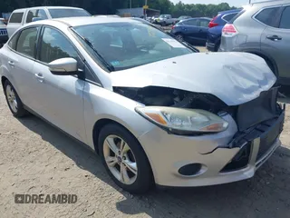 2013 Ford Focus SE z VIN 1FADP3F25DL378168, wystawiony jako IAAI lot #42758953 z przebiegiem 198 292 mil mil oraz . Historia ofert i sprzedaży dostępna na DreamBid. Obrazek 1.