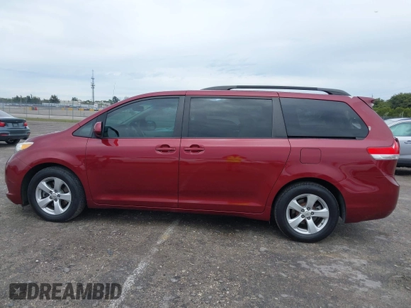 2012 Toyota Sienna LE AAS with VIN 5TDKK3DC2CS193746, listed as a IAAI auction lot 41656325 with 170,049 mi miles. Bid and sale history available at carsss.com. Image 14.