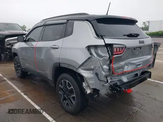 2019 Jeep Compass Trailhawk z VIN 3C4NJDDB9KT721767, wystawiony jako IAAI lot #42115252 z przebiegiem 78 607 mil mil oraz . Historia ofert i sprzedaży dostępna na DreamBid. Obrazek 3.