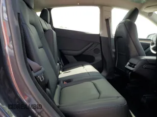 2024 Tesla Model Y Long Range z VIN 7SAYGDEE4RA251337, wystawiony jako Copart lot #59844555 z przebiegiem 16 011 mil mil oraz Szkoda całkowita • Salvage title. Historia ofert i sprzedaży dostępna na DreamBid. Obrazek 11.