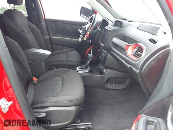 2022 Jeep Renegade Latitude with VIN ZACNJDB16NPN82636, listed as a IAAI auction lot 42501579 with 62,382 mi miles and . Bid and sale history available at DreamBid. Image 5.