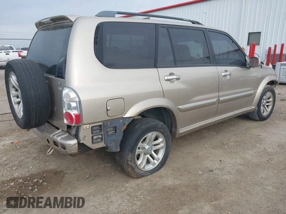2005 Suzuki XL-7 LX with VIN JS3TX92V254100902, listed as a IAAI auction lot 41906726 with 170,411 mi miles. Bid and sale history available at carsss.com. Image 4.