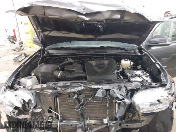 2021 Toyota Tacoma SR z VIN 5TFCZ5AN1MX268854, wystawiony jako IAAI lot #41608266 z przebiegiem 45 823 mil mil oraz . Historia ofert i sprzedaży dostępna na DreamBid. Obrazek 10.