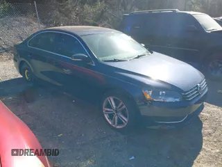 2015 Volkswagen Passat SE z VIN 1VWBV7A36FC083689, wystawiony jako IAAI lot #41686050 z przebiegiem 173 064 mil mil oraz . Historia ofert i sprzedaży dostępna na DreamBid. Obrazek 1.