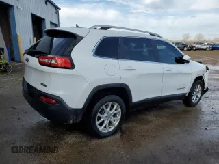 2017 Jeep Cherokee Latitude with VIN 1C4PJLCS8HW578740, listed as a Copart auction lot 43763215 with 200,488 mi miles and Salvage Title. Bid and sale history available at carsss.com. Image 3.