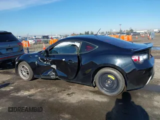 2014 Scion FR-S z VIN JF1ZNAA18E9700718, wystawiony jako IAAI lot #40958319 z przebiegiem 104 010 mil mil oraz . Historia ofert i sprzedaży dostępna na DreamBid. Obrazek 15.