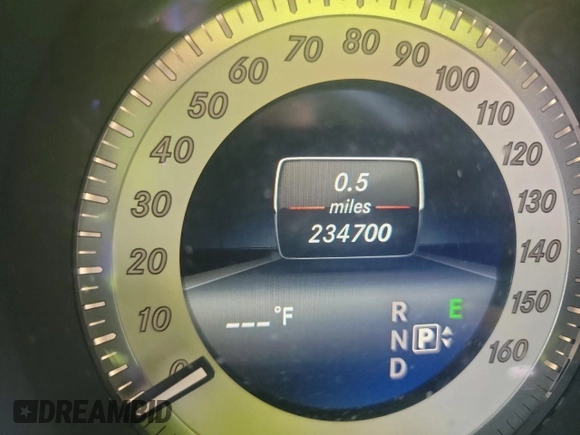 2015 Mercedes-Benz E 350 Luxury with VIN WDDHF8JB1FB093744, listed as a Copart auction lot 61696595 with 234,699 mi miles and Clean title. Bid and sale history available at DreamBid. Image 8.