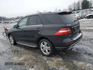2015 Mercedes-Benz M 350 z VIN 4JGDA5HB9FA571227, wystawiony jako Copart lot #71989152 z przebiegiem 99 619 mil mil oraz . Historia ofert i sprzedaży dostępna na DreamBid. Obrazek 2.