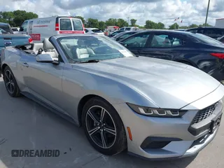 2024 Ford Mustang EcoBoost z VIN 1FAGP8UH4R5125341, wystawiony jako IAAI lot #42576486 z przebiegiem 28 145 mil mil oraz . Historia ofert i sprzedaży dostępna na DreamBid. Obrazek 1.