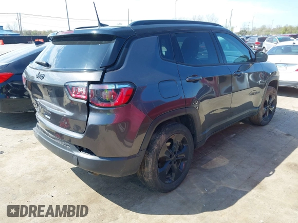 2021 Jeep Compass Latitude z VIN 3C4NJDBB4MT555101, wystawiony jako IAAI lot #42086222 z przebiegiem 45 785 mil mil oraz . Historia ofert i sprzedaży dostępna na DreamBid. Obrazek 4.