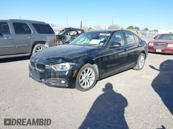 2018 BMW 3 Series 320i xDrive z VIN WBA8A3C52JA494542, wystawiony jako IAAI lot #41371426 z przebiegiem Nie podano mil oraz . Historia ofert i sprzedaży dostępna na DreamBid. Obrazek 17.