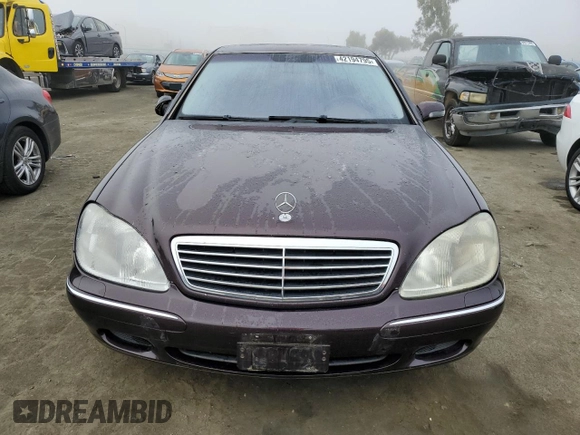 2001 Mercedes-Benz S-Class with VIN WDBNG70J81A138687, listed as a Copart auction lot 42194795 with 137,677 mi miles and Salvage Title. Bid and sale history available at carsss.com. Image 5.