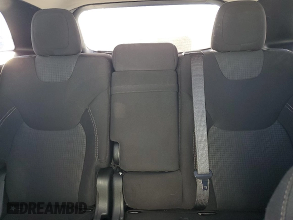 2017 Jeep Cherokee Latitude с VIN 1C4PJMCS0HW655400, выставлен на аукционе Copart как лот 43664355 с пробегом 135 997 миль миль и Списание • Salvage title. История ставок и продаж доступна на DreamBid. Изображение 10.