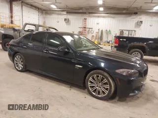 2013 BMW 5 Series 528i xDrive with VIN WBAXH5C50DDW16272, listed as a IAAI auction lot 41733139 with 139,855 mi miles. Bid and sale history available at carsss.com. Image 1.