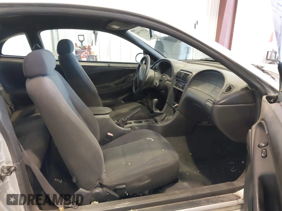 2001 Ford Mustang Standard with VIN 1FAFP40441F231441, listed as a IAAI auction lot 41973346 with 152,084 mi miles and . Bid and sale history available at DreamBid. Image 5.