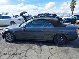 2006 BMW 3 Series 325Ci with VIN WBABW33406PX87925, listed as a IAAI auction lot 41524395 with 176,123 mi miles. Bid and sale history available at carsss.com. Image 14.