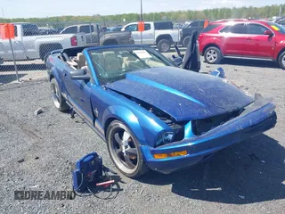 2006 Ford Mustang Standard z VIN 1ZVFT84N265125323, wystawiony jako IAAI lot #42093087 z przebiegiem 193 533 mil mil oraz . Historia ofert i sprzedaży dostępna na DreamBid. Obrazek 1.