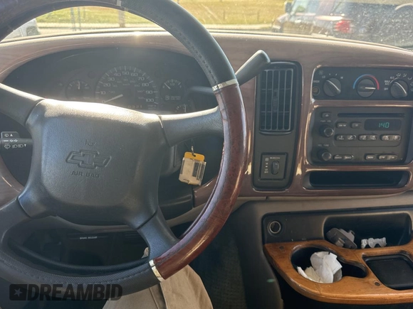 2002 Chevrolet Chevy Van z VIN 1GBFG15M421166126, wystawiony jako Copart lot #82826034 z przebiegiem 213 771 mil mil oraz Czysty tytuł • Clean title. Historia ofert i sprzedaży dostępna na DreamBid. Obrazek 9.