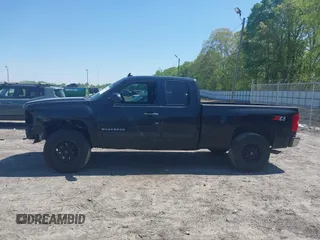 2013 Chevrolet Silverado 1500 LT with VIN 1GCRKSE71DZ411511, listed as a IAAI auction lot 41996180 with 141,934 mi miles and . Bid and sale history available at DreamBid. Image 15.