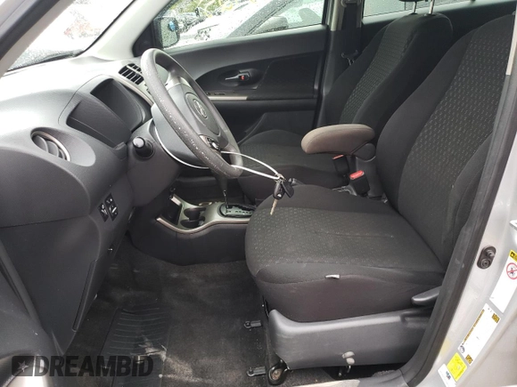 2014 Scion xD z VIN JTKKUPB41E1039907, wystawiony jako Copart lot #57040925 z przebiegiem 85 092 mil mil oraz Tytuł czysty. Historia ofert i sprzedaży dostępna na DreamBid. Obrazek 7.