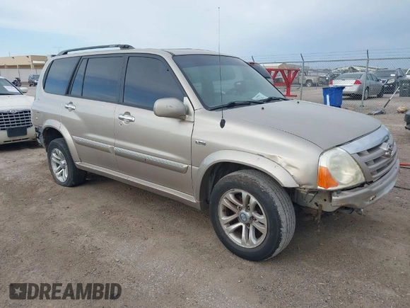 2005 Suzuki XL-7 LX with VIN JS3TX92V254100902, listed as a IAAI auction lot 41906726 with 170,411 mi miles. Bid and sale history available at carsss.com. Image 1.