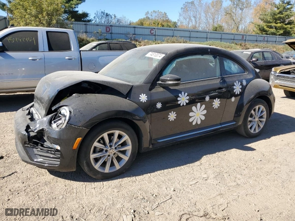 2018 Volkswagen Beetle S with VIN 3VWFD7ATXJM707800, listed as a Copart auction lot 74810074 with 32,467 mi miles and Clean Title. Bid and sale history available at carsss.com. Image 1.