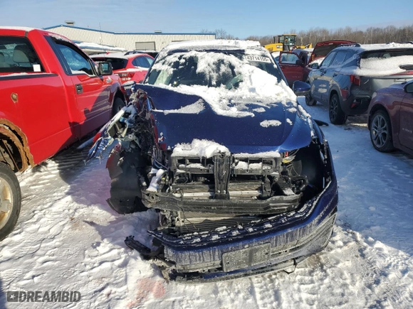 2024 Volkswagen Tiguan SEL R-Line with VIN 3VV4B7AX5RM128438, listed as a Copart auction lot 43714155 with 7,518 mi miles and Salvage Title. Bid and sale history available at carsss.com. Image 5.
