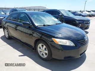 2008 Toyota Camry LE z VIN 4T1BK46K88U057114, wystawiony jako IAAI lot #42246399 z przebiegiem 180 197 mil mil oraz . Historia ofert i sprzedaży dostępna na DreamBid. Obrazek 1.