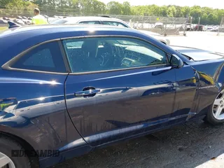 2012 Chevrolet Camaro 1LT z VIN 2G1FB1E30C9167510, wystawiony jako IAAI lot #42114510 z przebiegiem 185 012 mil mil oraz . Historia ofert i sprzedaży dostępna na DreamBid. Obrazek 13.
