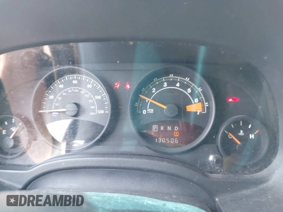 2014 Jeep Patriot Latitude z VIN 1C4NJRFB4ED664561, wystawiony jako IAAI lot #42422724 z przebiegiem 130 506 mil mil oraz . Historia ofert i sprzedaży dostępna na DreamBid. Obrazek 7.