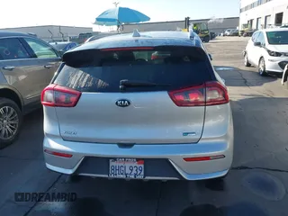 2019 Kia Niro LX with VIN KNDCB3LC1K5256409, listed as a IAAI auction lot 41741415 with 153,360 mi miles. Bid and sale history available at carsss.com. Image 17.