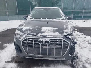 2021 Audi Q5 Premium with VIN WA1AAAFY1M2101881, listed as a IAAI auction lot 41399547 with 33,277 mi miles. Bid and sale history available at carsss.com. Image 12.