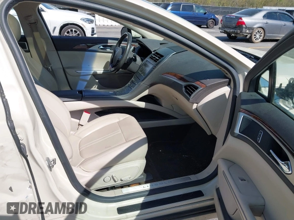 2016 Lincoln MKZ with VIN 3LN6L2J93GR618252, listed as a IAAI auction lot 41890213 with 96,414 mi miles and . Bid and sale history available at DreamBid. Image 5.