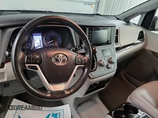 2020 Toyota Sienna XLE with VIN 5TDDZ3DC4LS229943, listed as a IAAI auction lot 42229681 with 100,546 mi miles and . Bid and sale history available at DreamBid. Image 52.