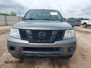2017 Nissan Frontier SV z VIN 1N6DD0CU6HN720855, wystawiony jako IAAI lot #42474630 z przebiegiem 229 042 mil mil oraz . Historia ofert i sprzedaży dostępna na DreamBid. Obrazek 12.