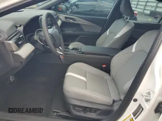 2025 Toyota Camry LE z VIN 4T1DAACK7SU131547, wystawiony jako Copart lot #59087285 z przebiegiem 884 mil mil oraz Szkoda całkowita • Salvage title. Historia ofert i sprzedaży dostępna na DreamBid. Obrazek 7.