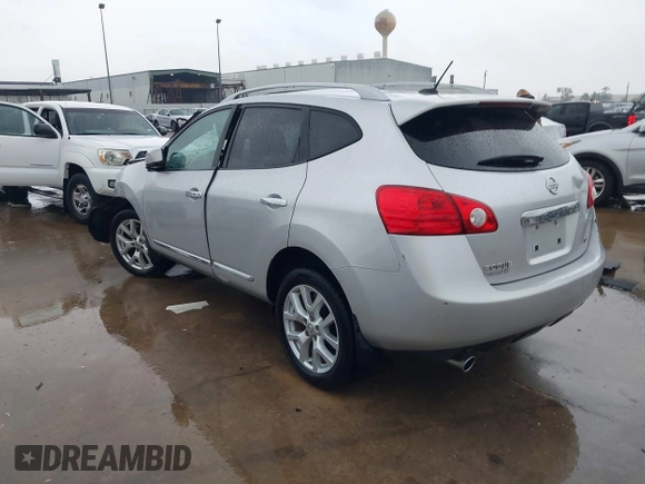 2011 Nissan Rogue SV z VIN JN8AS5MT2BW168436, wystawiony jako IAAI lot #41861785 z przebiegiem 174 593 mil mil oraz . Historia ofert i sprzedaży dostępna na DreamBid. Obrazek 3.