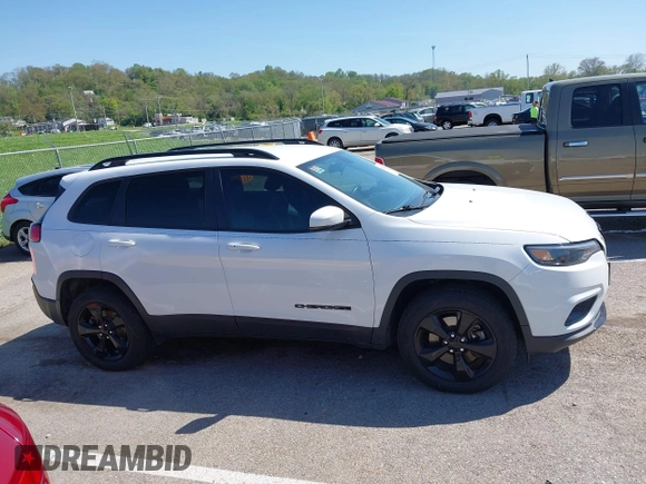 2019 Jeep Cherokee Latitude Plus z VIN 1C4PJMLB7KD394026, wystawiony jako IAAI lot #42078282 z przebiegiem 113 503 mil mil oraz . Historia ofert i sprzedaży dostępna na DreamBid. Obrazek 14.