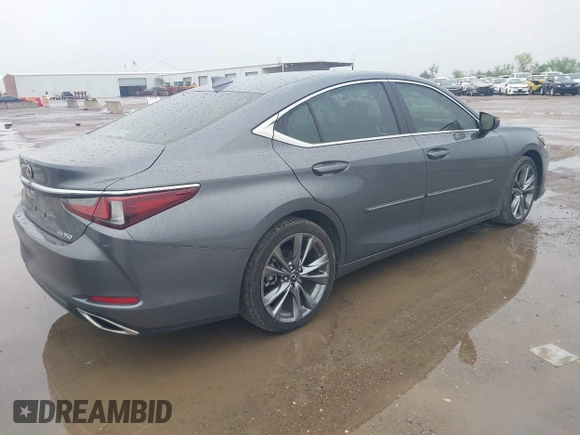 2019 Lexus ES 350 z VIN 58ABZ1B14KU035778, wystawiony jako IAAI lot #41959262 z przebiegiem 36 873 mil mil oraz . Historia ofert i sprzedaży dostępna na DreamBid. Obrazek 4.