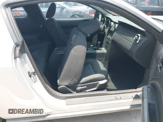 2007 Ford Mustang Deluxe z VIN 1ZVFT80N775248994, wystawiony jako IAAI lot #42503507 z przebiegiem 81 703 mil mil oraz . Historia ofert i sprzedaży dostępna na DreamBid. Obrazek 5.