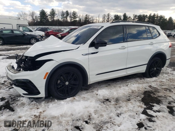 2022 Volkswagen Tiguan SE R-Line Black z VIN 3VV8B7AX7NM025503, wystawiony jako Copart lot #88297105 z przebiegiem 37 580 mil mil oraz Szkoda całkowita • Salvage title. Historia ofert i sprzedaży dostępna na DreamBid. Obrazek 1.