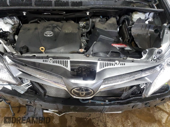 2020 Toyota Sienna XLE with VIN 5TDDZ3DC7LS251760, listed as a Copart auction lot 60125385 with 62,326 mi miles and Salvage title. Bid and sale history available at DreamBid. Image 12.
